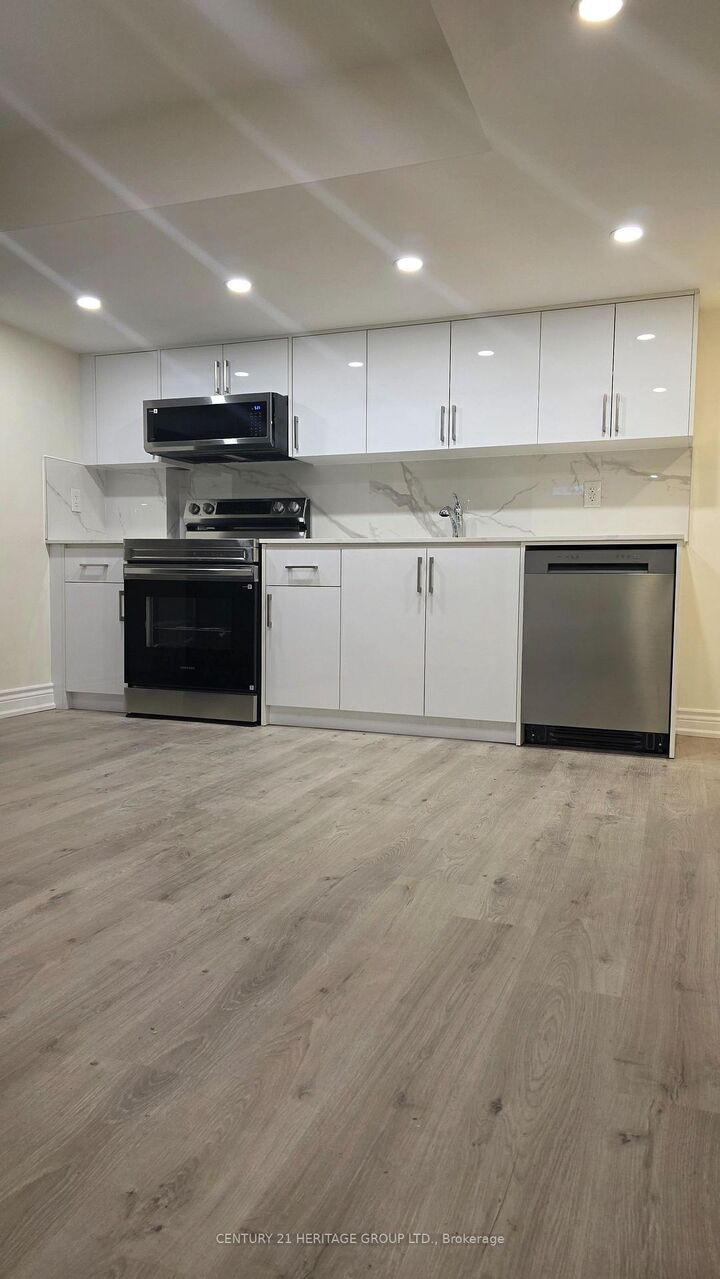 Property Photo:  74 Gallant Place Bsmt  ON L4H 3W7 