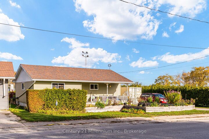 Property Photo:  436 George Street  ON N0H 2T0 
