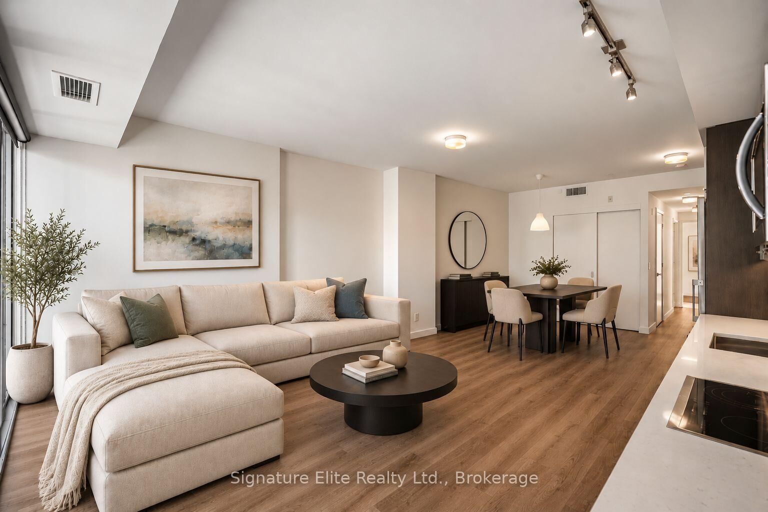 Property Photo:  109 Vaughan Road 502  ON M6C 0B1 