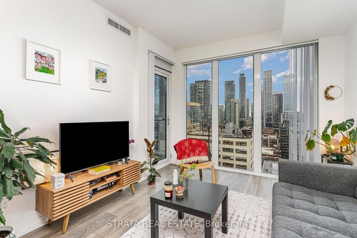 Property Photo:  435 Richmond Street W 1606  ON M5V 0N3 