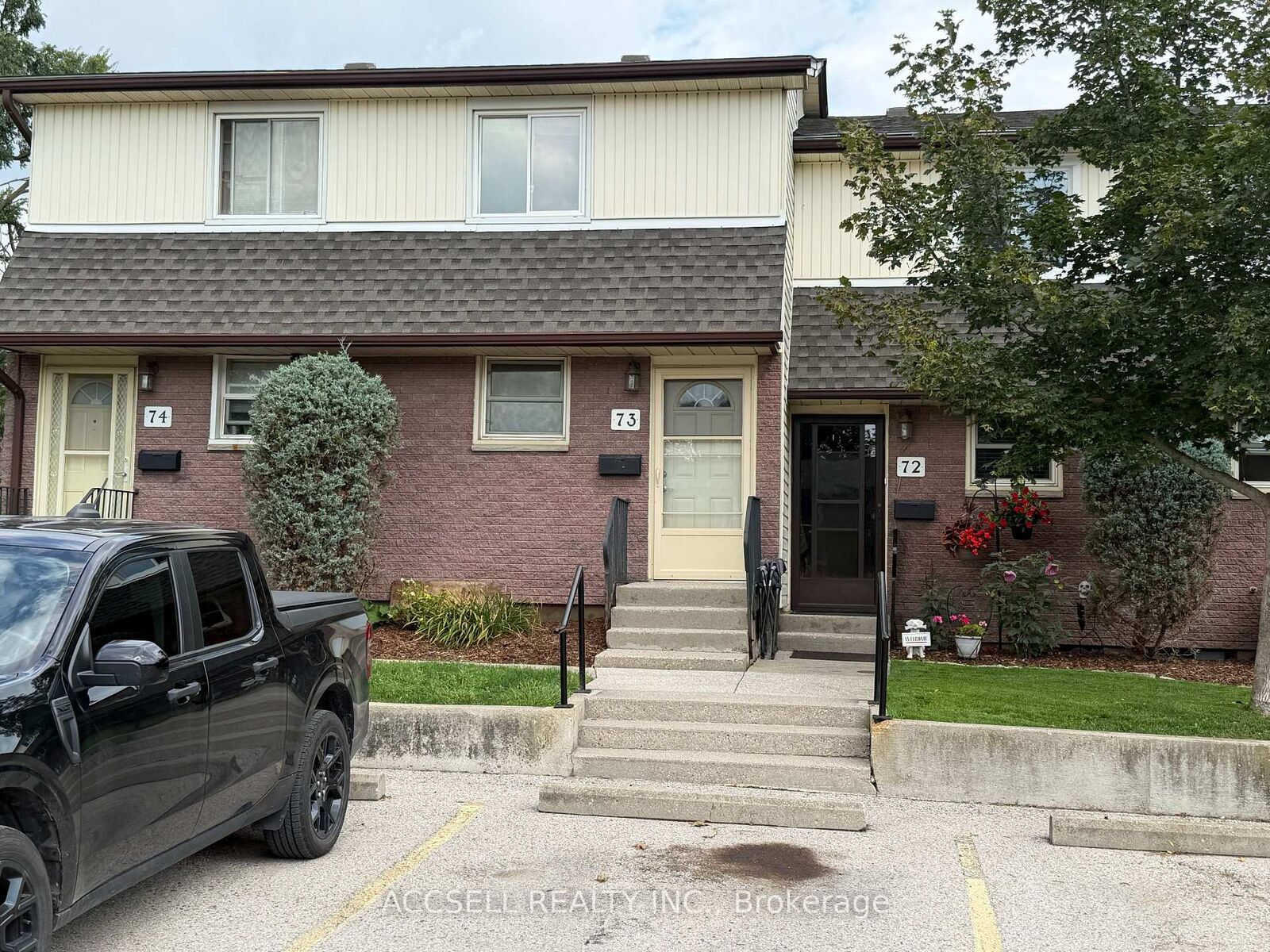 Property Photo:  1919 Trafalgar Street 73  ON N5V 1A1 