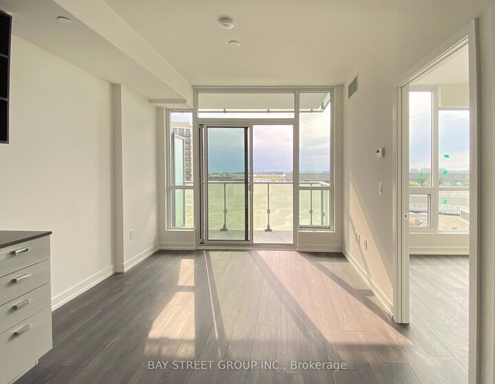 Property Photo:  10 De Boers Drive 814  ON M3J 0G5 
