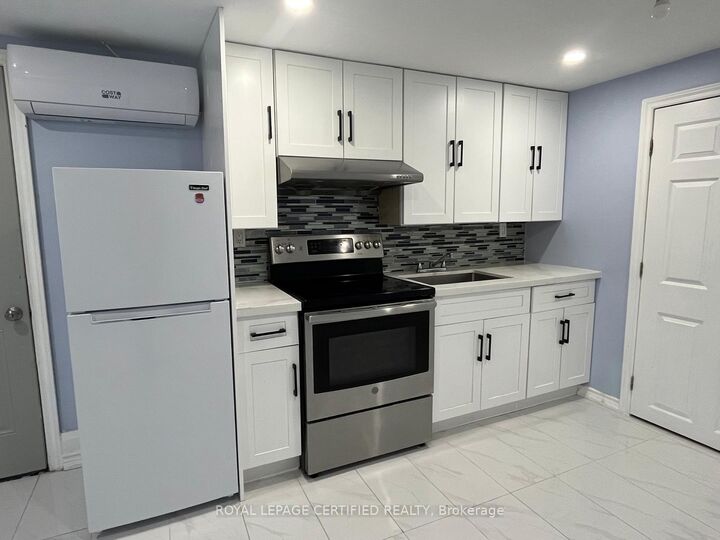 Property Photo:  818 Garth Street Studio  ON L9C 4K5 