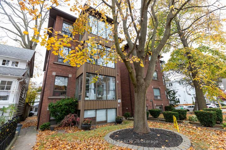 Property Photo:  15 Violet Avenue 6  ON M4E 1A9 