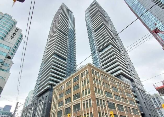 Property Photo:  125 Blue Jays Way 4208  ON M5V 0N5 
