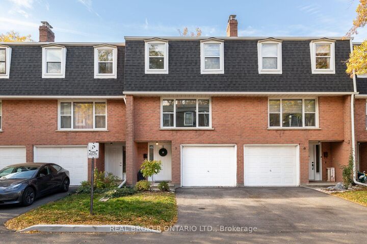 Property Photo:  100 Bluevale Street N 7  ON N2J 4M9 