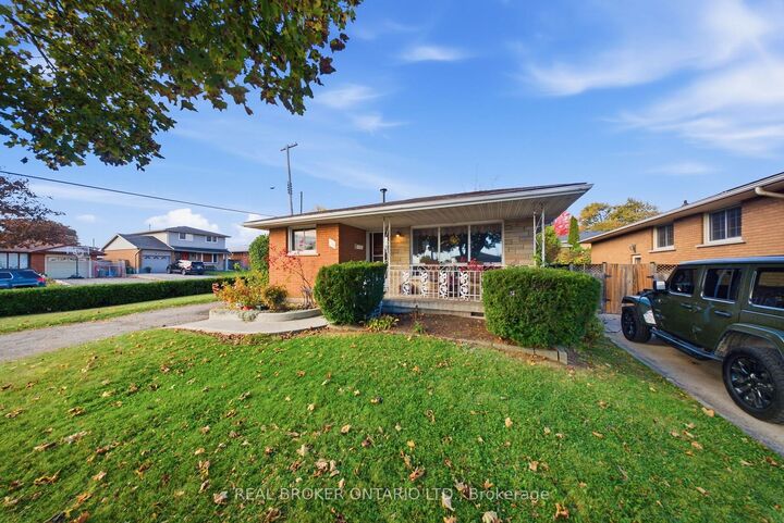 Property Photo: 24 Rapallo Drive ON L8T 3X5