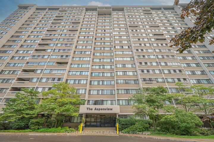 Property Photo:  50 Elm Drive E 502  ON L5A 3X2 