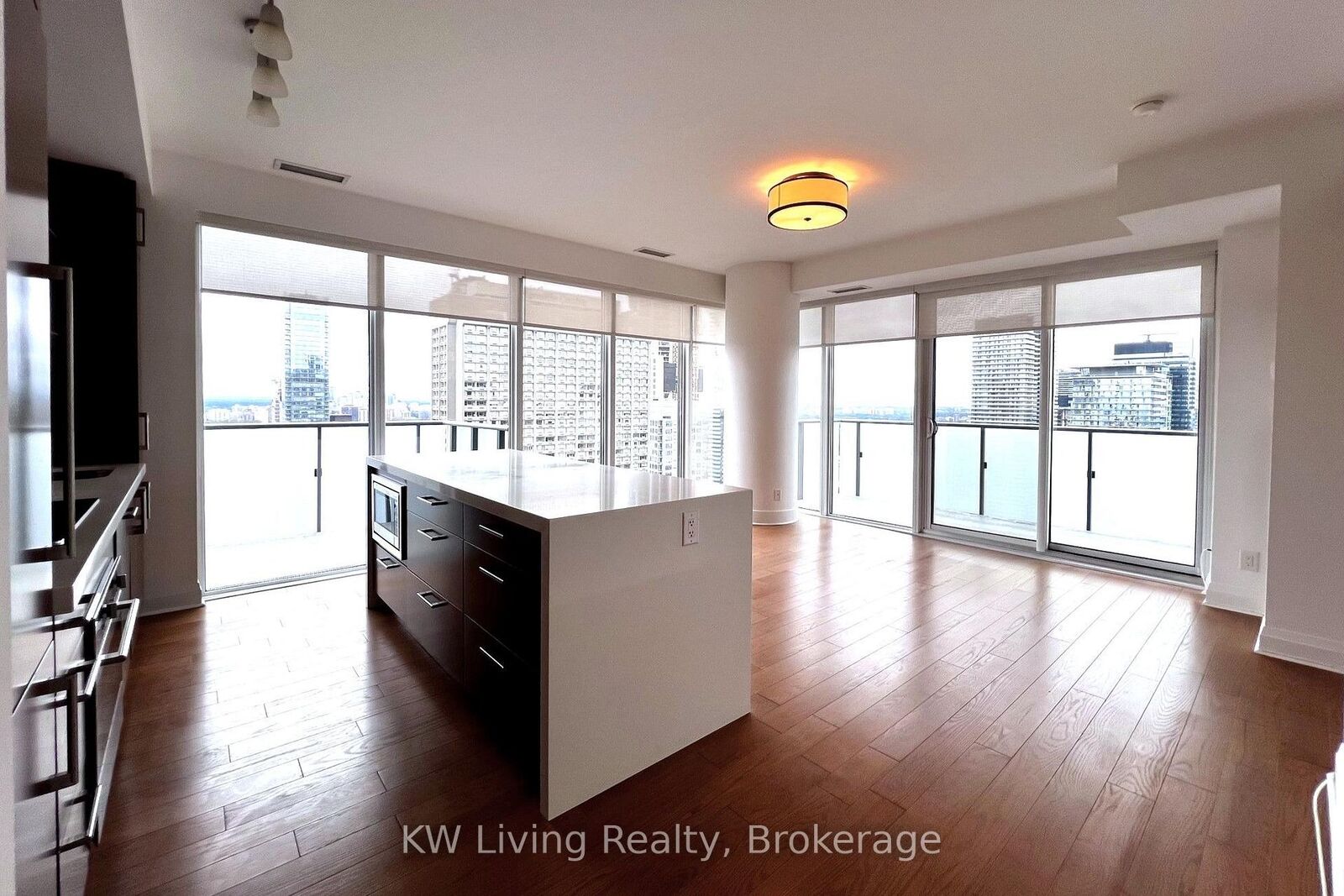 Property Photo:  1080 Bay Street 4310  ON M5S 0A5 