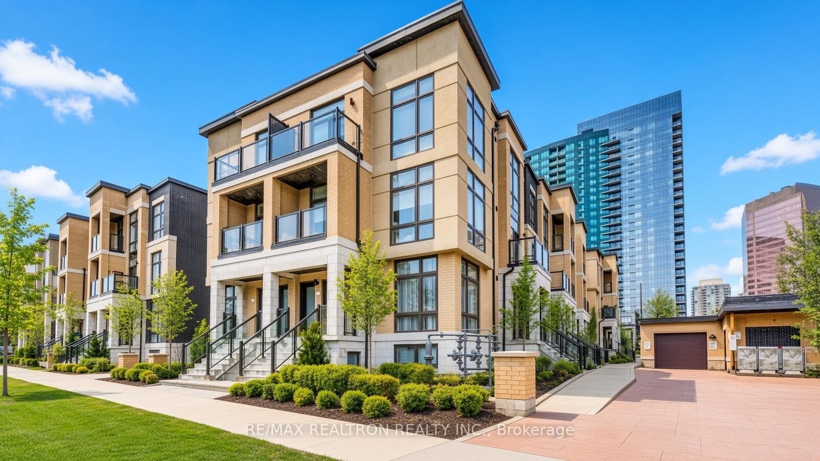 Property Photo:  23 Eldora Avenue 112  ON M2M 0B5 