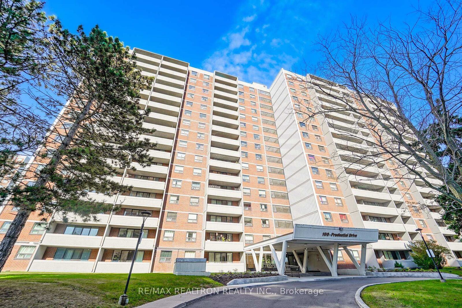 Property Photo:  100 Prudential Drive 304  ON M1P 4V4 