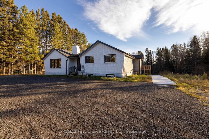 Property Photo:  1507 John Street Road  ON P7G 1J1 