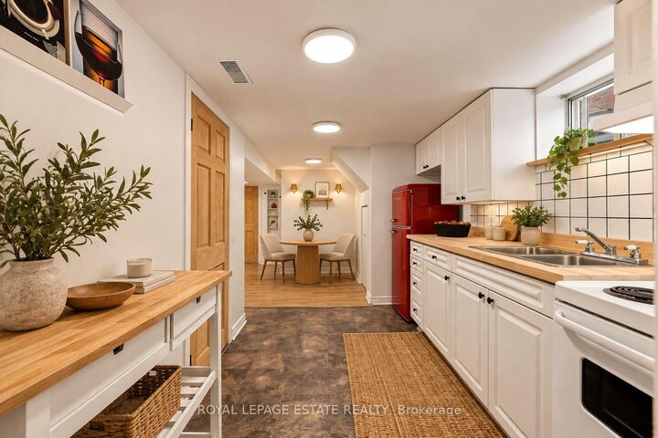 Property Photo:  17 Arden Crescent Lower  ON M1L 3R6 