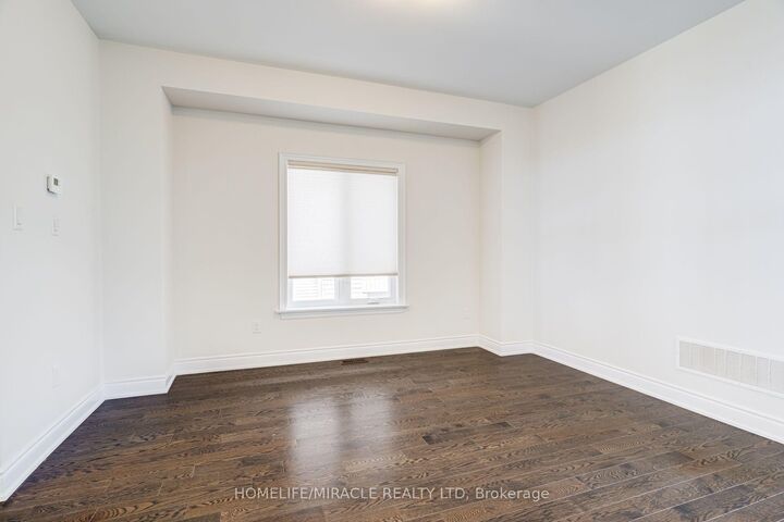 Property Photo:  25 Lorne Thomas Place  ON L9R 0T8 