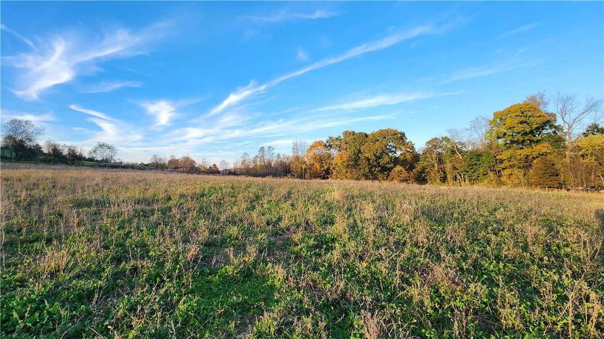 Property Photo:  33 Orchard Dr  PA 15637 