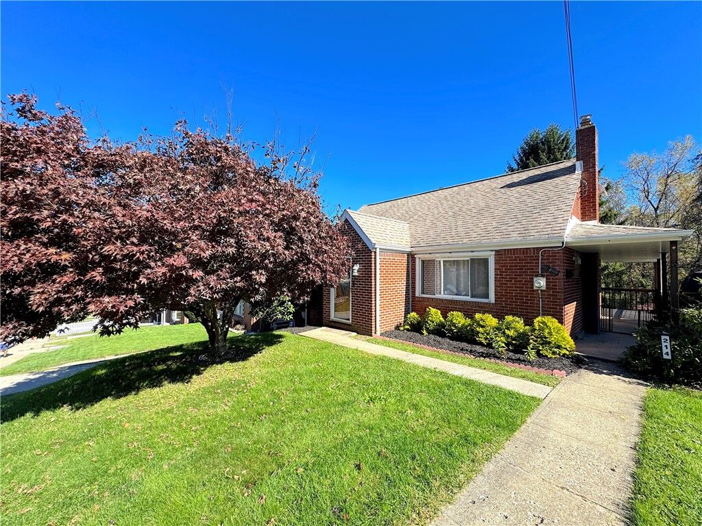 Property Photo:  214 Maryellen Dr  PA 15137 