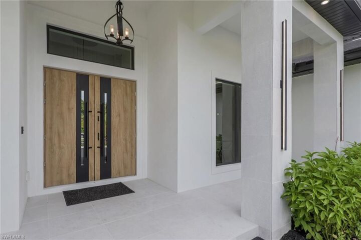 Property Photo:  634 19th St SW  FL 34117 