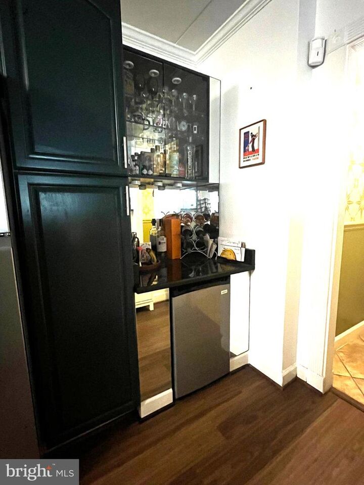 Property Photo: 6250 Edsall Road 201 VA 22312