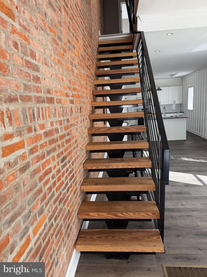 Property Photo:  2259 E William Street E  PA 19134 