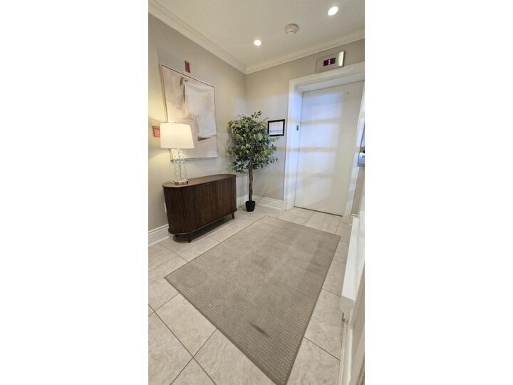 Property Photo:  15025 Victoria Avenue 401  BC V4B 1G2 