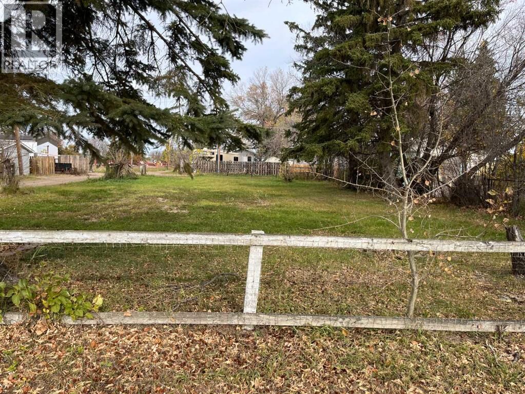 Property Photo:  4828 53 Street  SK S9V 0N4 