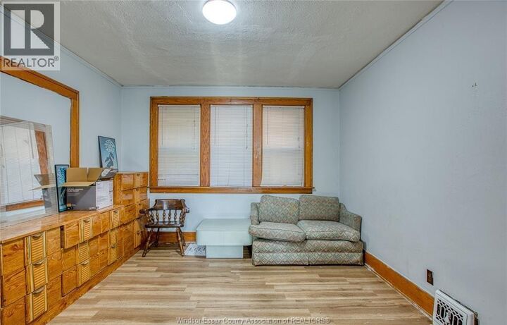 Property Photo:  478 Rosedale Avenue Upper  ON N8X 1X6 