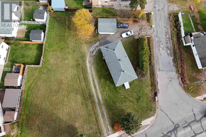 Property Photo:  674 Korah Rd  ON P6C 4K4 