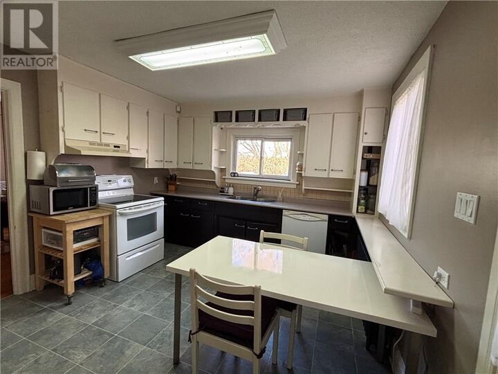Property Photo:  410 Ash Street  ON P3C 2A1 