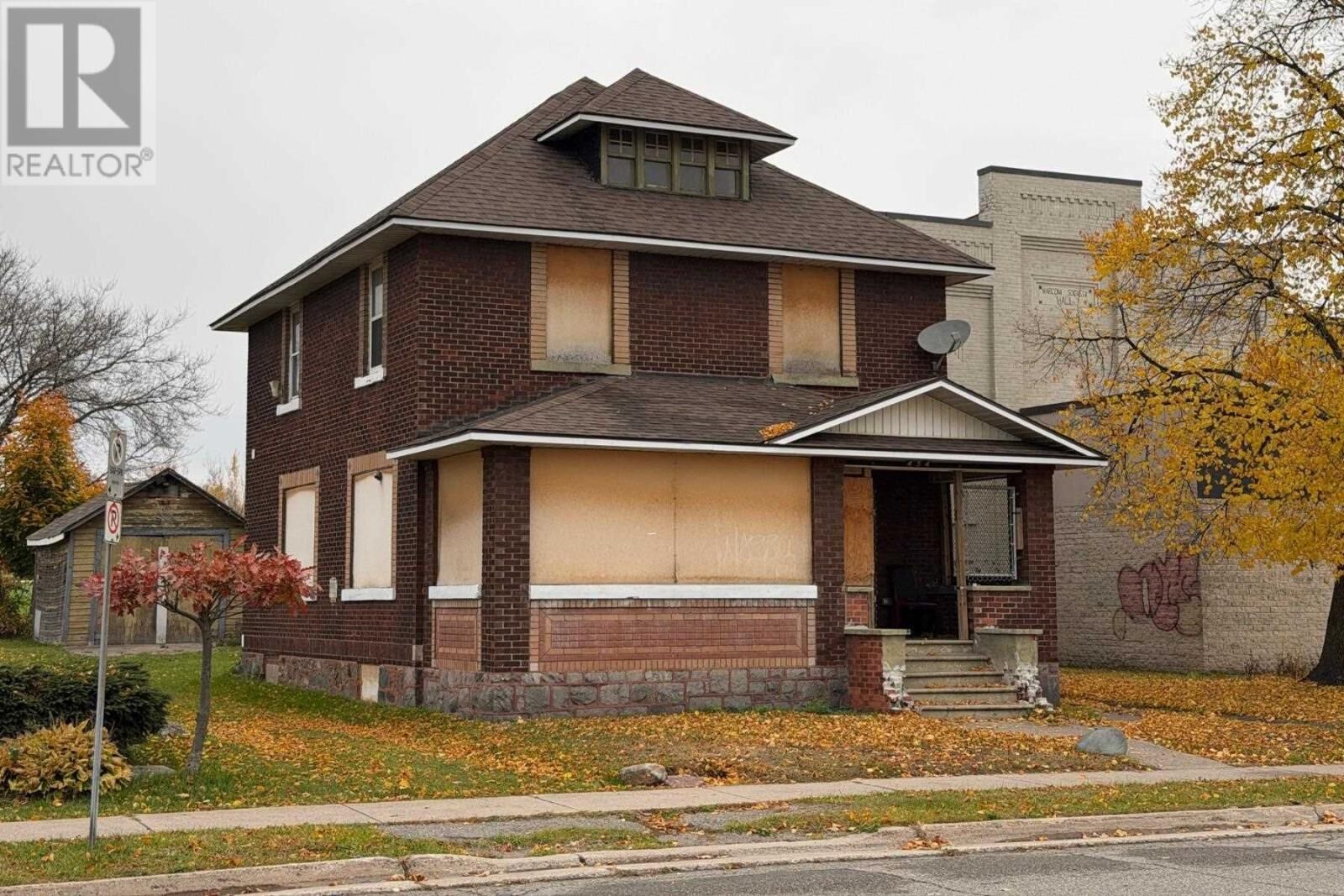 Property Photo: 454 Albert St ON P6A 1C3