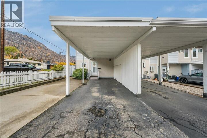 Property Photo:  3398 Laurel Crescent  BC V1R 4M5 