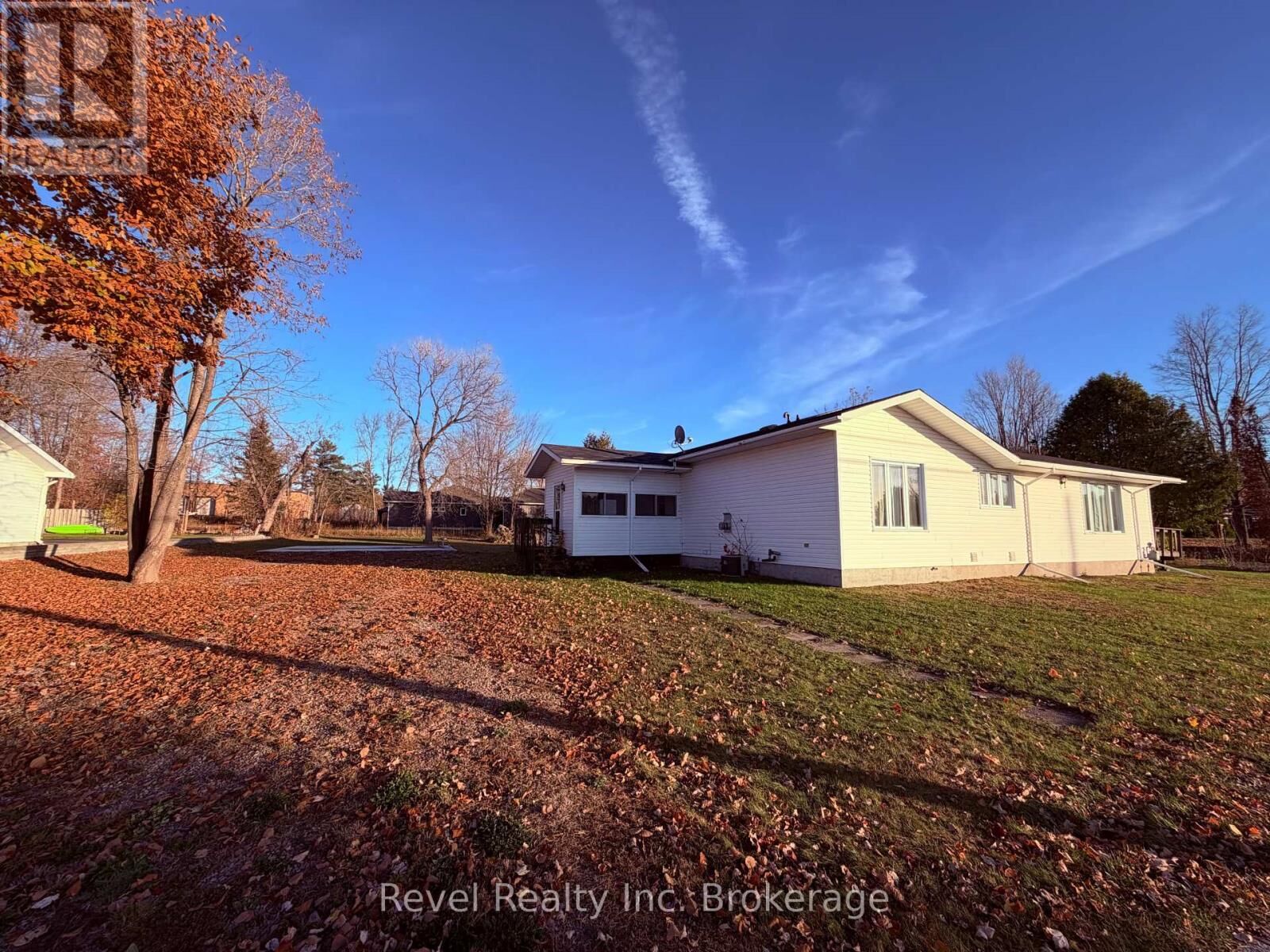Property Photo:  391 Mattawan Street  ON P0H 1V0 