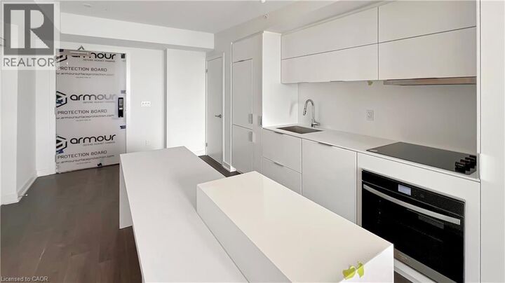 Property Photo: 370 Martha Street 606 ON L7R 0G9