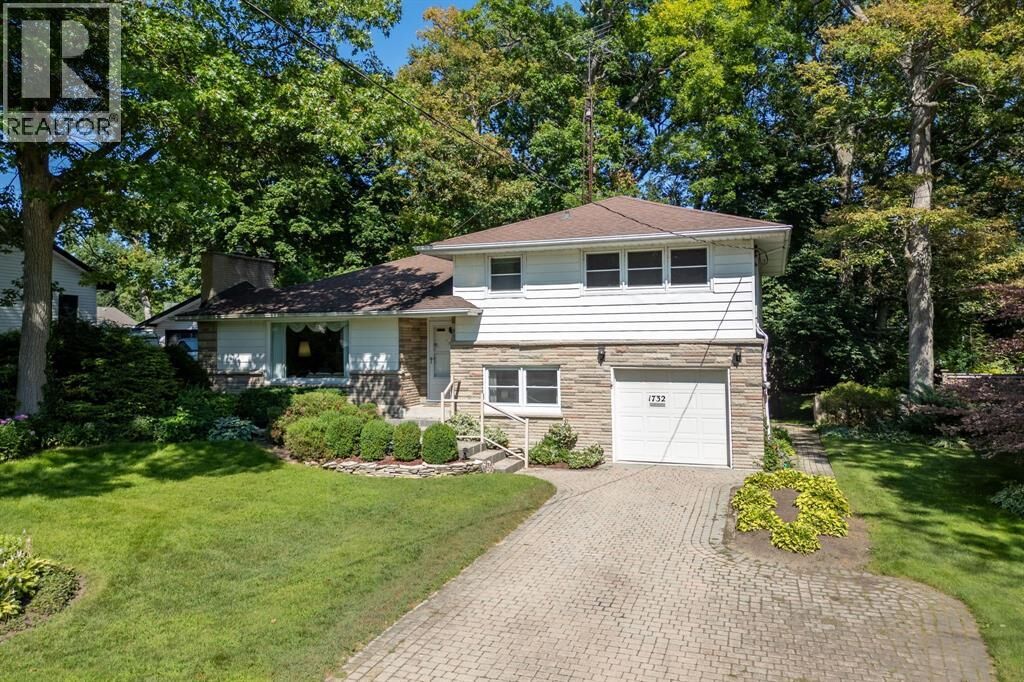 Property Photo:  1732 Rutherglen Close  ON N7S 3R9 
