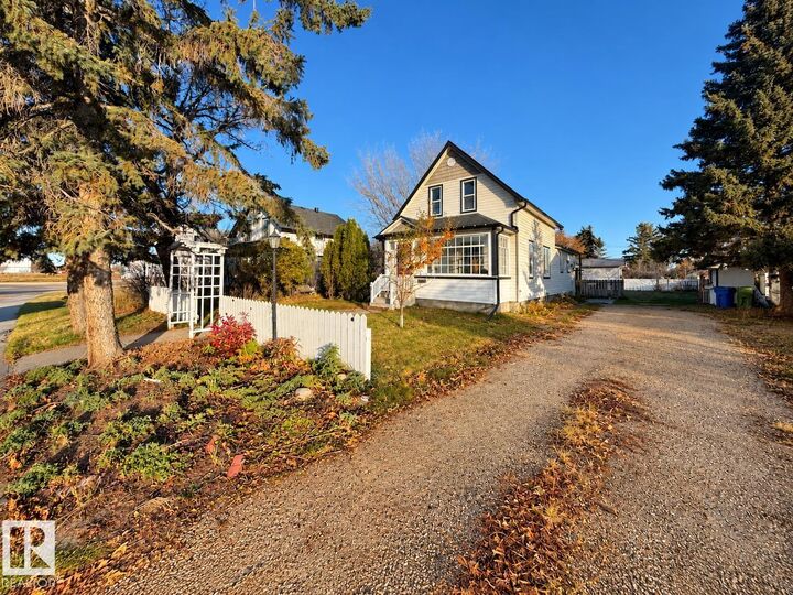 Property Photo: 4812 56 Avenue AB T9A 1B2