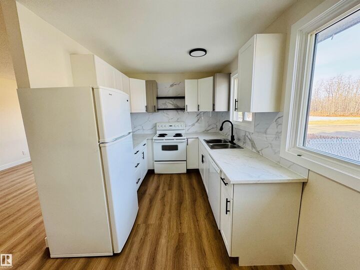 Property Photo:  11 Overdown Drive  AB T4N 5G9 