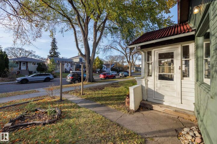 Property Photo:  11933 63 Street NW  AB T5W 4G2 