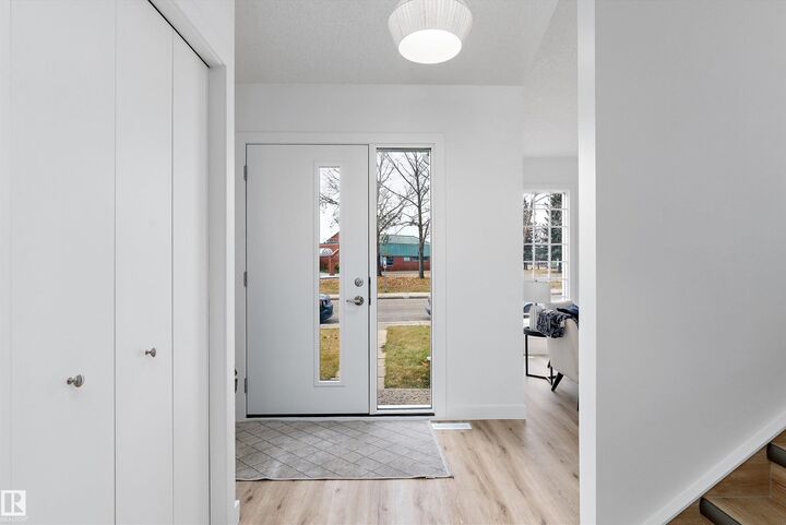 Property Photo:  3816 41 Avenue NW  AB T6L 5M4 