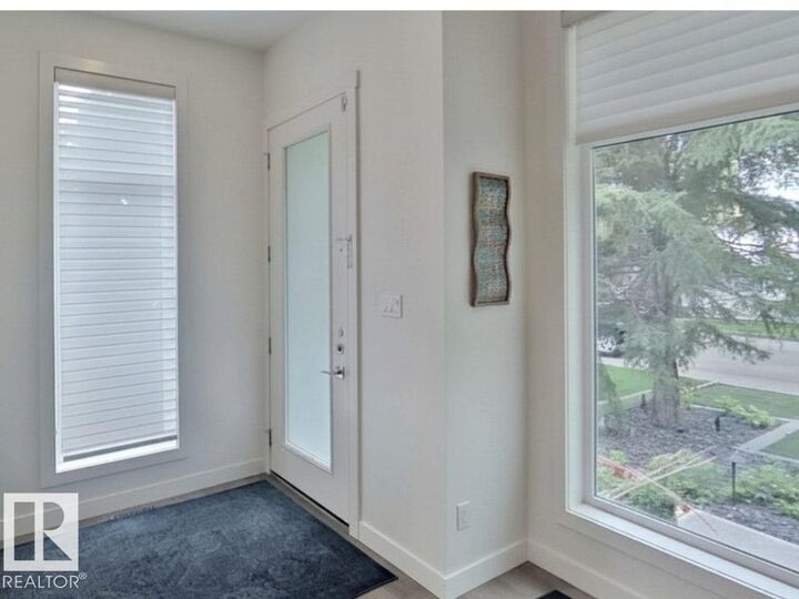 Property Photo:  10433 140 Street NW  AB T5N 2L8 