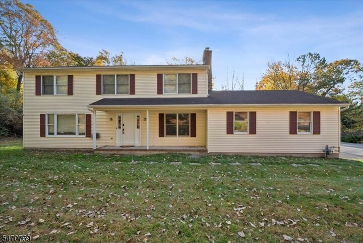 Property Photo:  4 Alexandra Rd  NJ 07850 