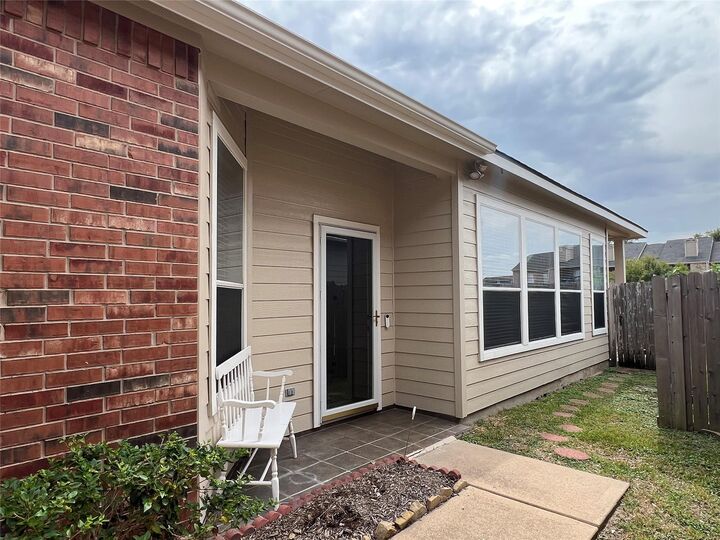 Property Photo:  17231 Brookhollow Court Drive  TX 77084 