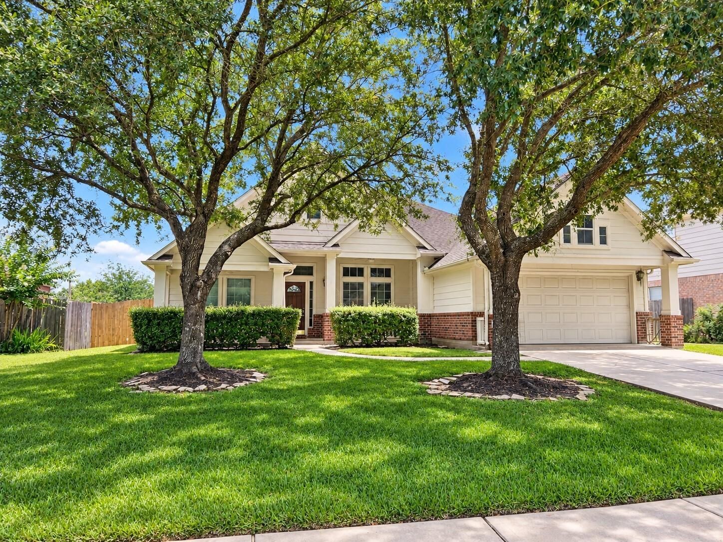 Property Photo: 14015 Blue Vista Drive TX 77498