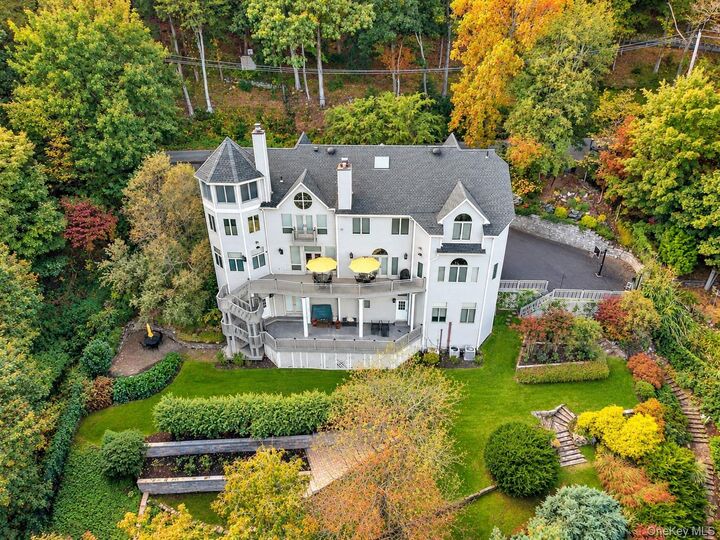 Property Photo:  191 Tweed Boulevard  NY 10960 