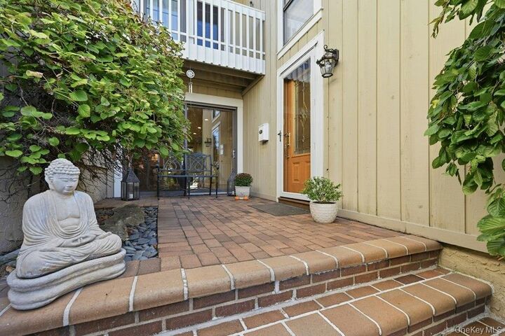 Property Photo:  8 Fairwind Court  NY 11768 