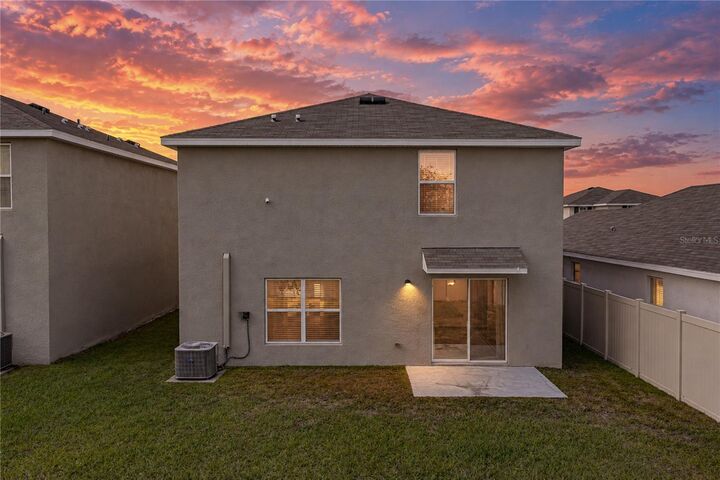 Property Photo:  12172 Lily Magnolia Lane  FL 33569 