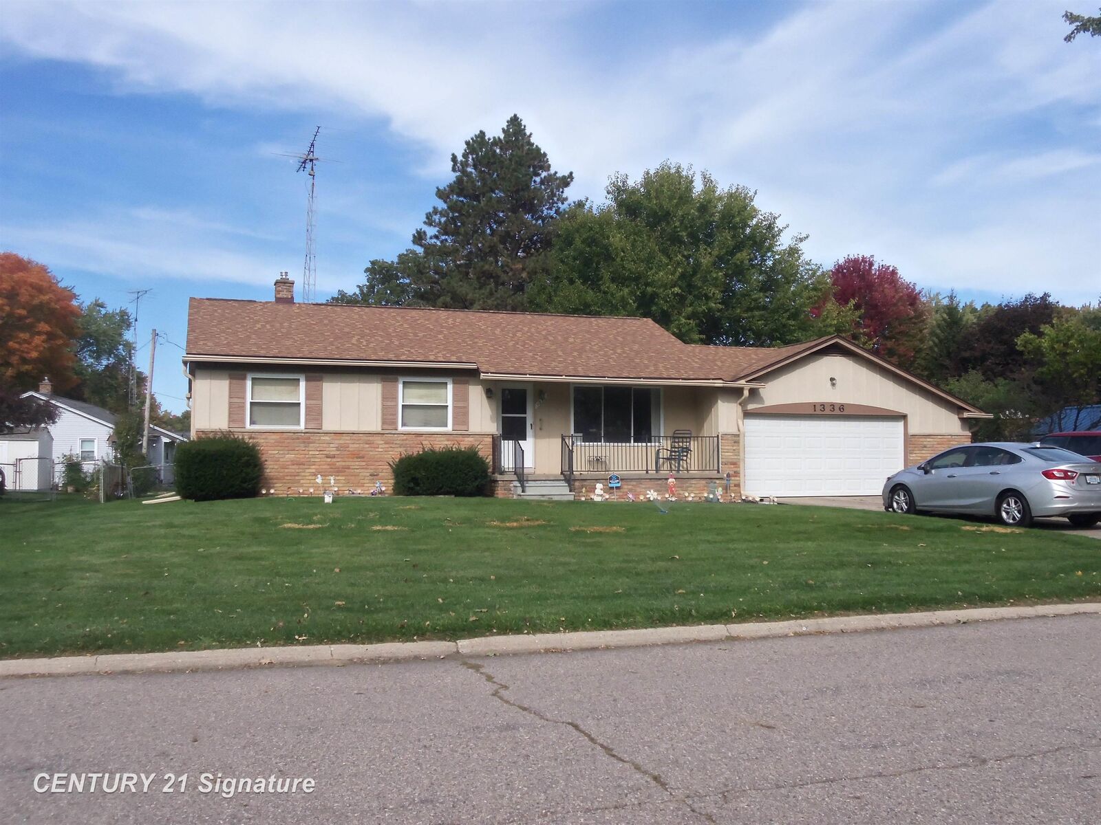 Property Photo:  1336 Peachwood Drive  MI 48507 
