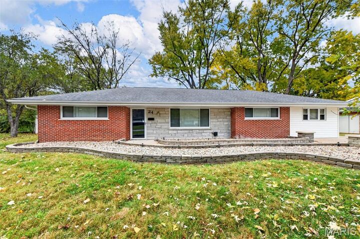 Property Photo:  24 Kenwood Drive  MO 63042 