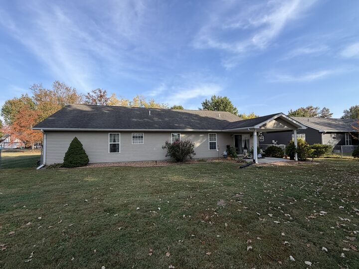 Property Photo:  1502 Matthew Lane  IL 62959 
