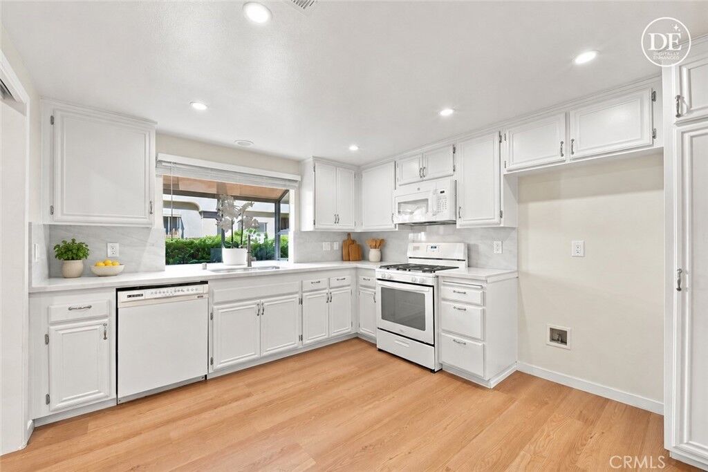 Property Photo:  5542 Las Virgenes Road 93  CA 91302 