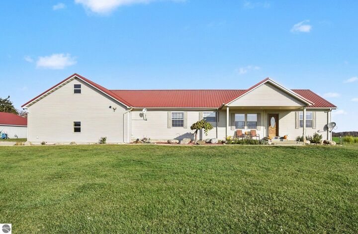 Property Photo: 10746 N Reid Road MI 48801
