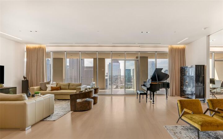 Property Photo:  1717 Arts Plaza 2303  TX 75201 
